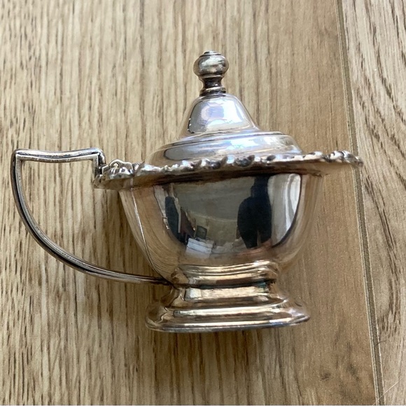 BIRKS Mustard Pot  "Regency Plate" Gorgeous Hinge Lidded Silver Mustard Pot - Picture 6 of 7